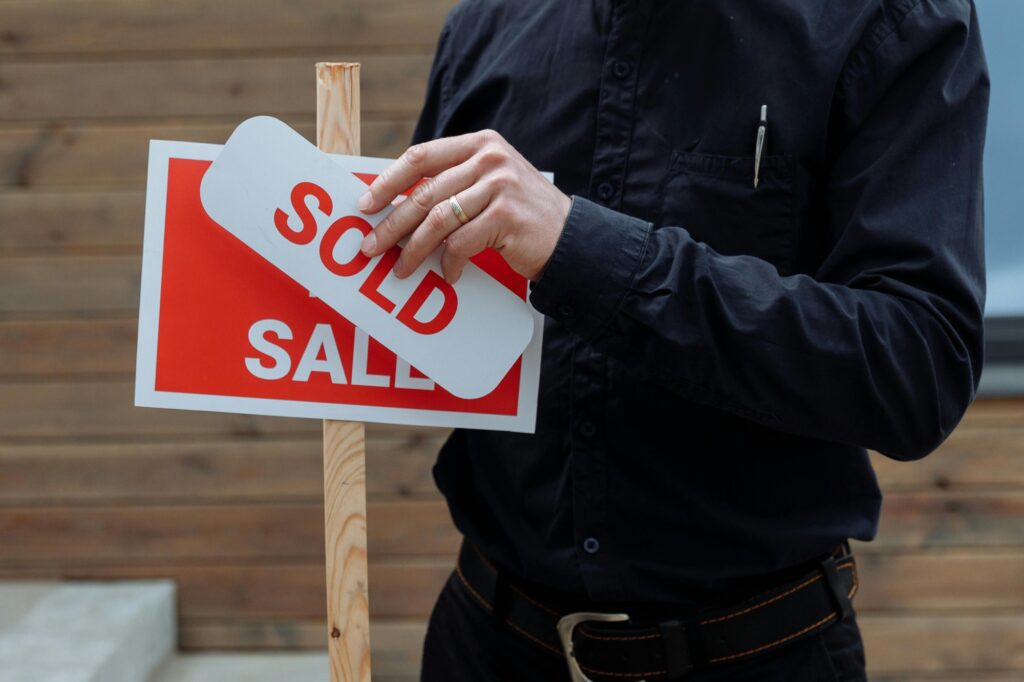 Real Estate: Closing Deals with Personalized Outreach