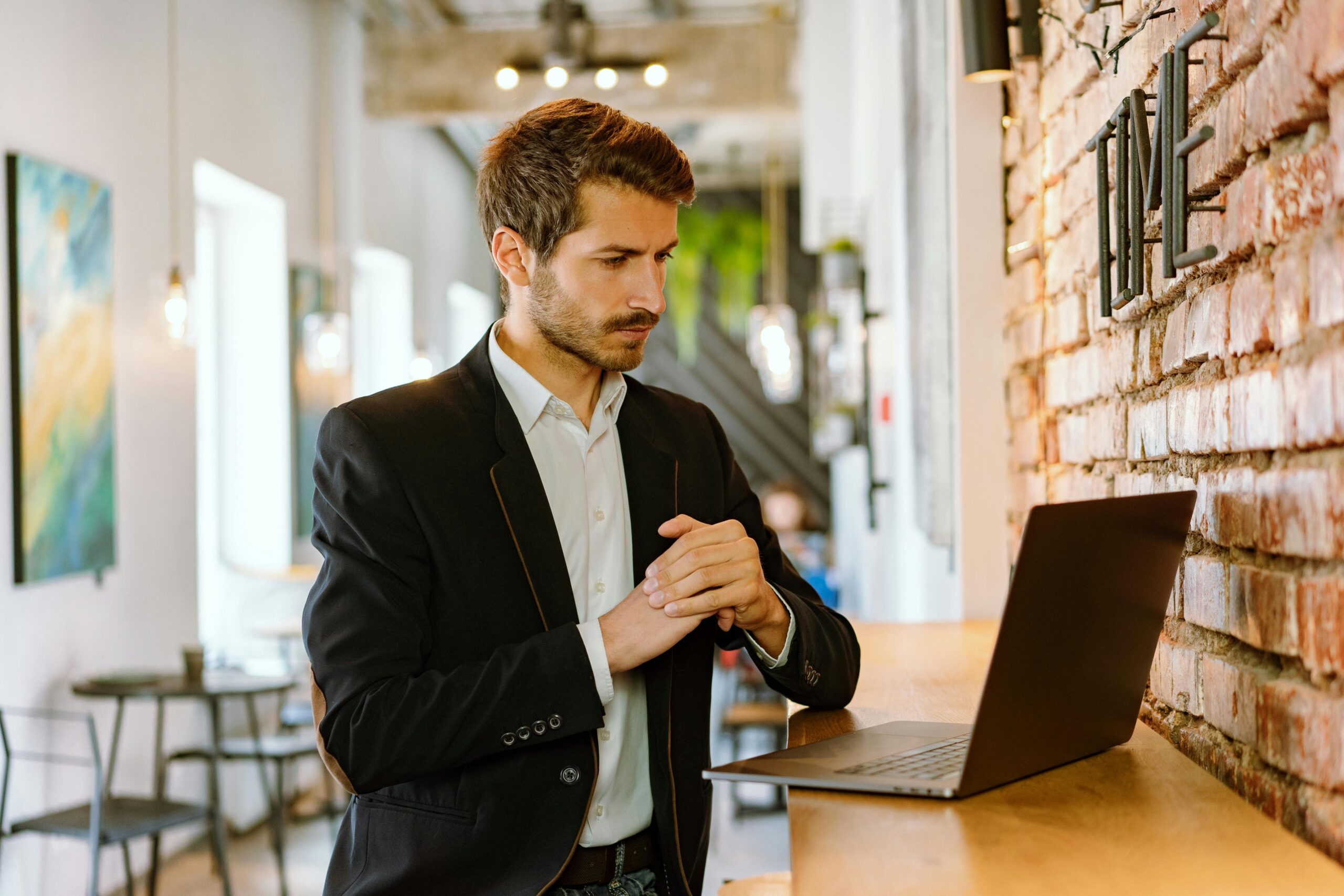 Ringless Voicemail for Insurance Agents: Generating Quotes and Renewing Policies on Autopilot