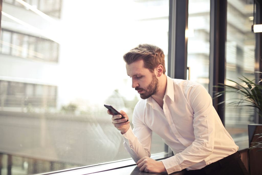 Ringless Voicemail for Restaurants and Food Businesses: Driving Reservations, Promos, and Repeat Orders